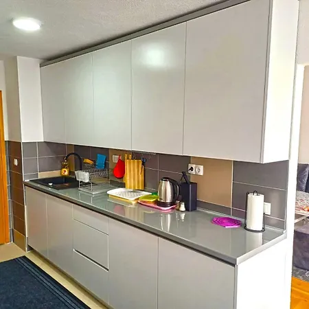 شقة Your Cozy Corner With Sarajevo View, Parking Included سراييفو