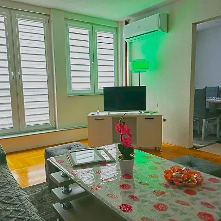 شقة Your Cozy Corner With Sarajevo View, Parking Included