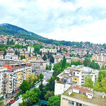 Your Cozy Corner With Sarajevo View, Parking Included شقة