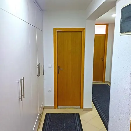 Your Cozy Corner With Sarajevo View, Parking Included