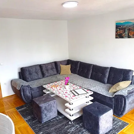 شقة Your Cozy Corner With Sarajevo View, Parking Included