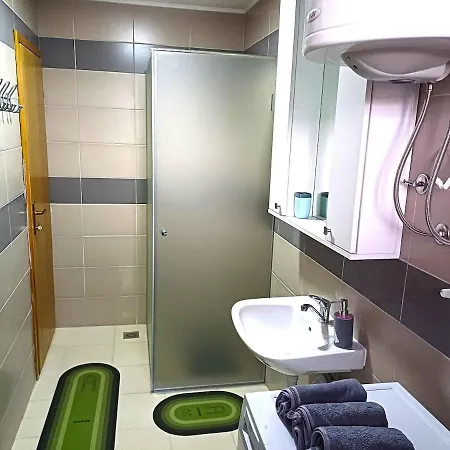 Your Cozy Corner With Sarajevo View, Parking Included شقة *