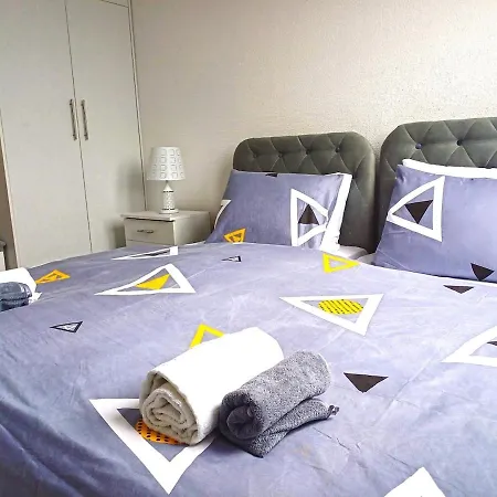 شقة Your Cozy Corner With Sarajevo View, Parking Included
