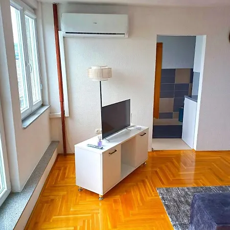Your Cozy Corner With Sarajevo View, Parking Included * سراييفو